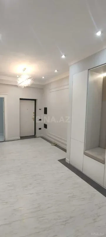 Kirayə verilir 4 otaqlı mənzil 180 m²