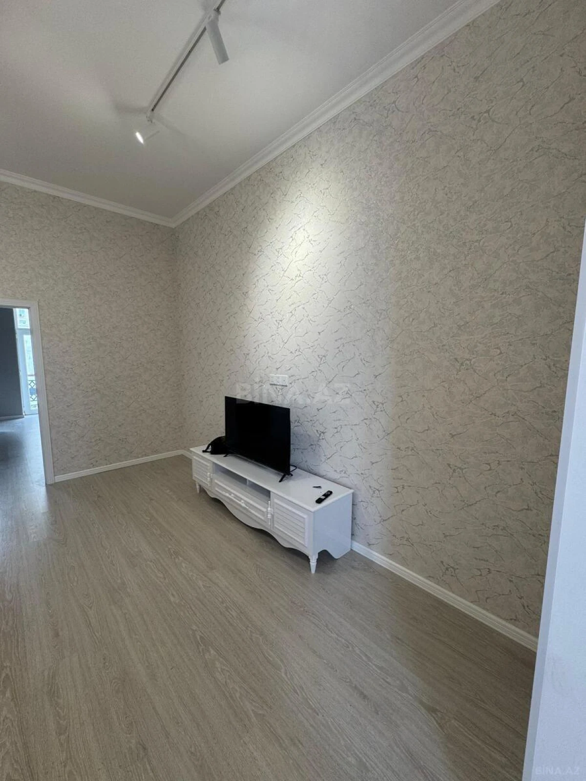 Kirayə verilir 2 otaqlı mənzil 70 m²