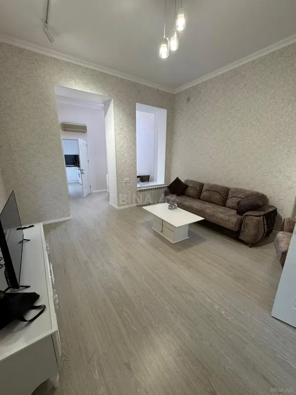 Kirayə verilir 2 otaqlı mənzil 70 m²