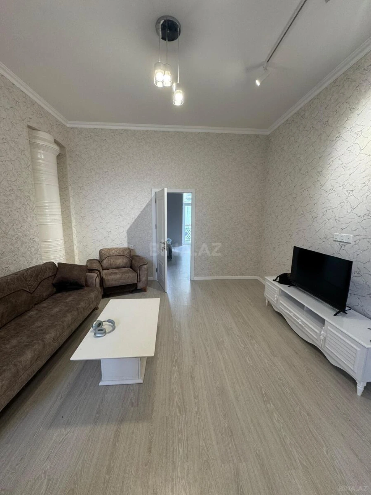 Kirayə verilir 2 otaqlı mənzil 70 m²