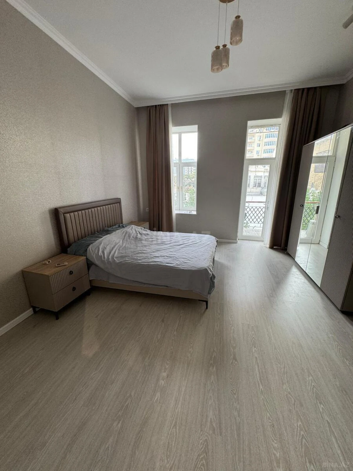 Kirayə verilir 2 otaqlı mənzil 70 m²