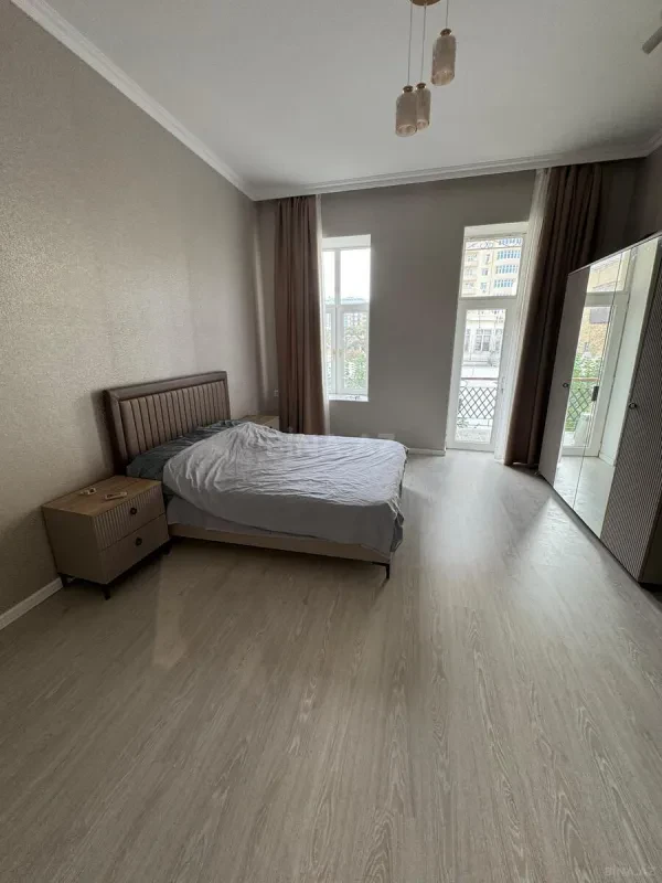Kirayə verilir 2 otaqlı mənzil 70 m²