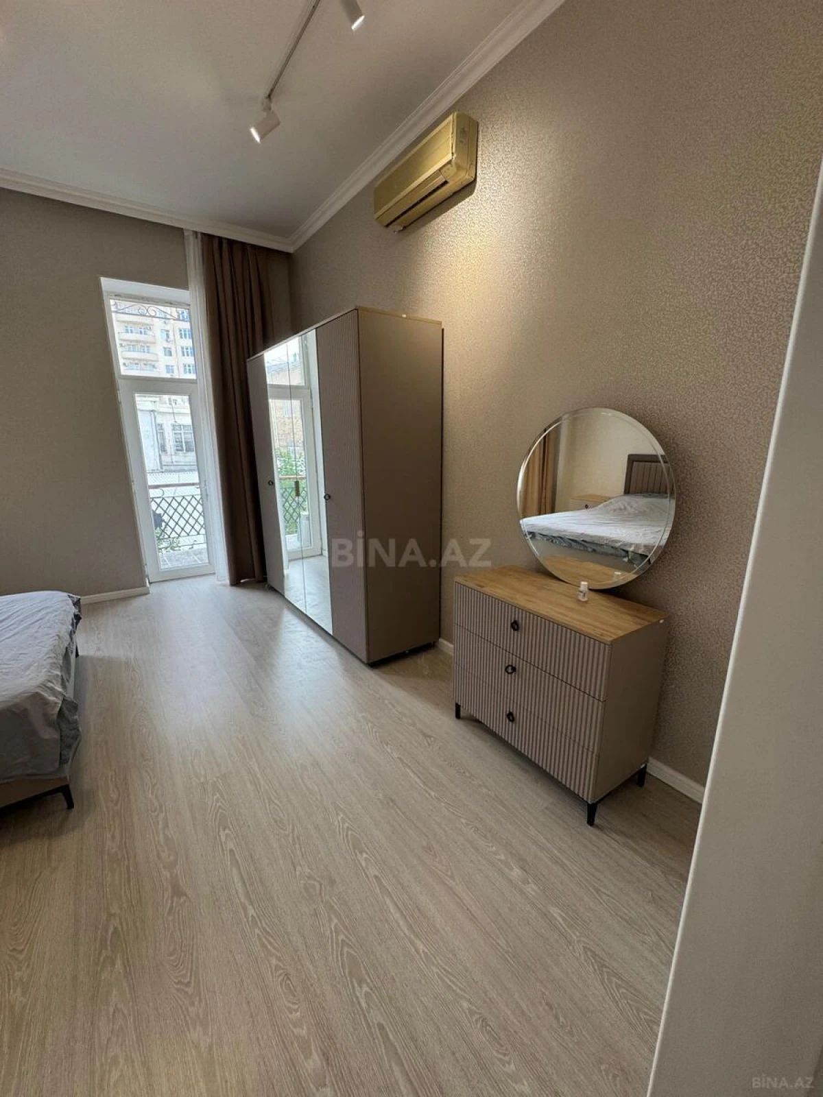Kirayə verilir 2 otaqlı mənzil 70 m²