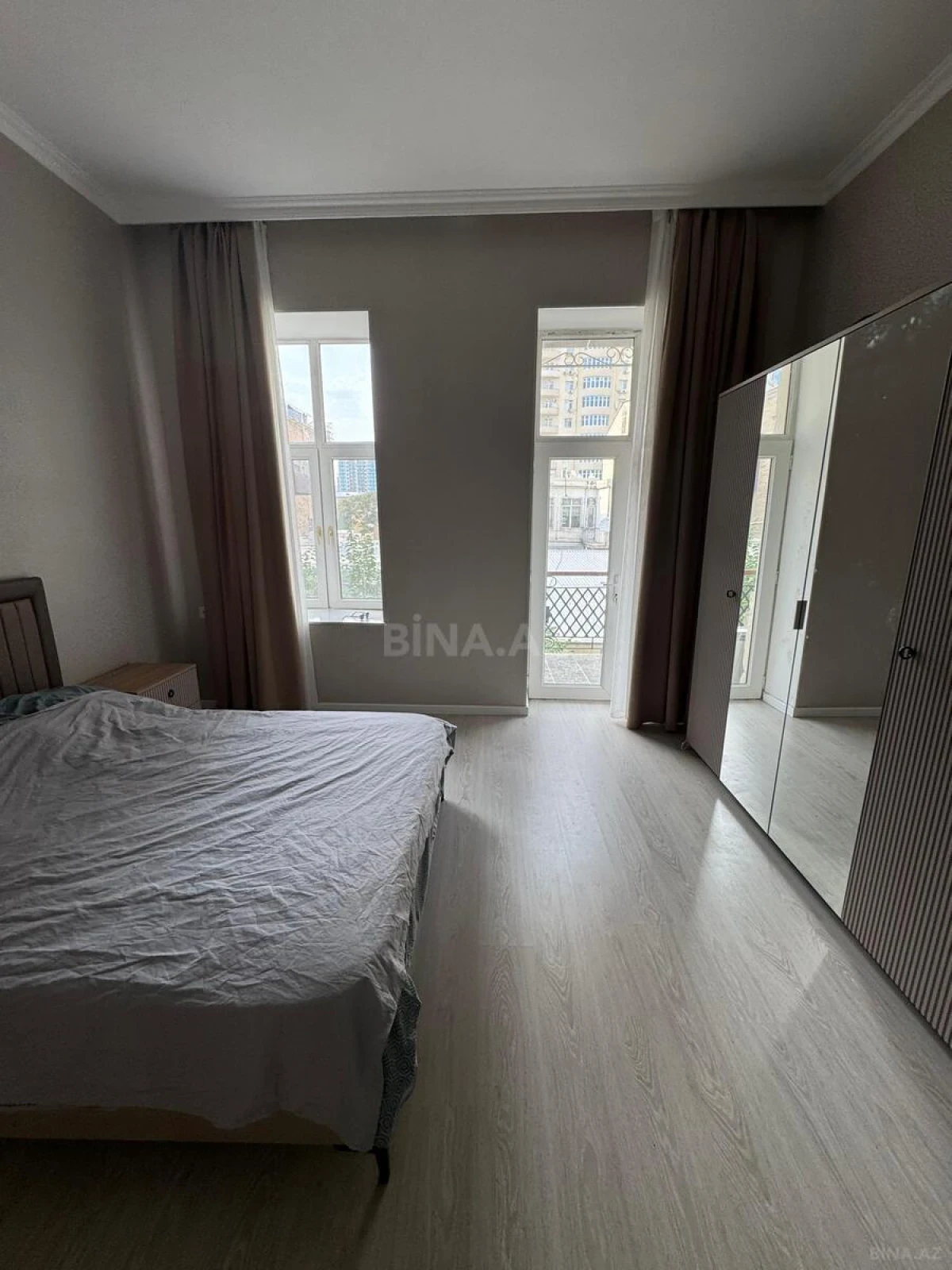 Kirayə verilir 2 otaqlı mənzil 70 m²