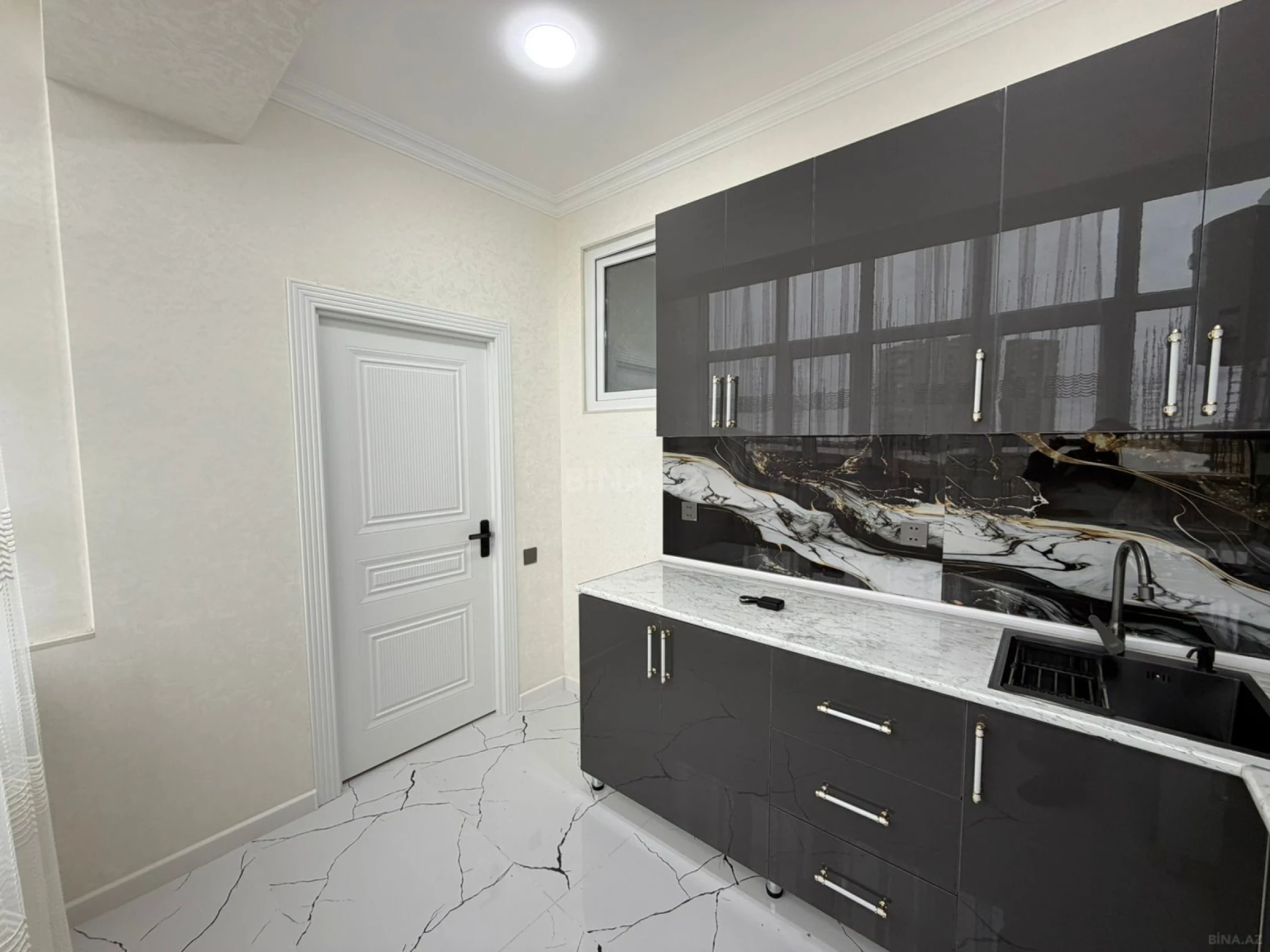 Satılır 2 otaqlı mənzil 44 m²