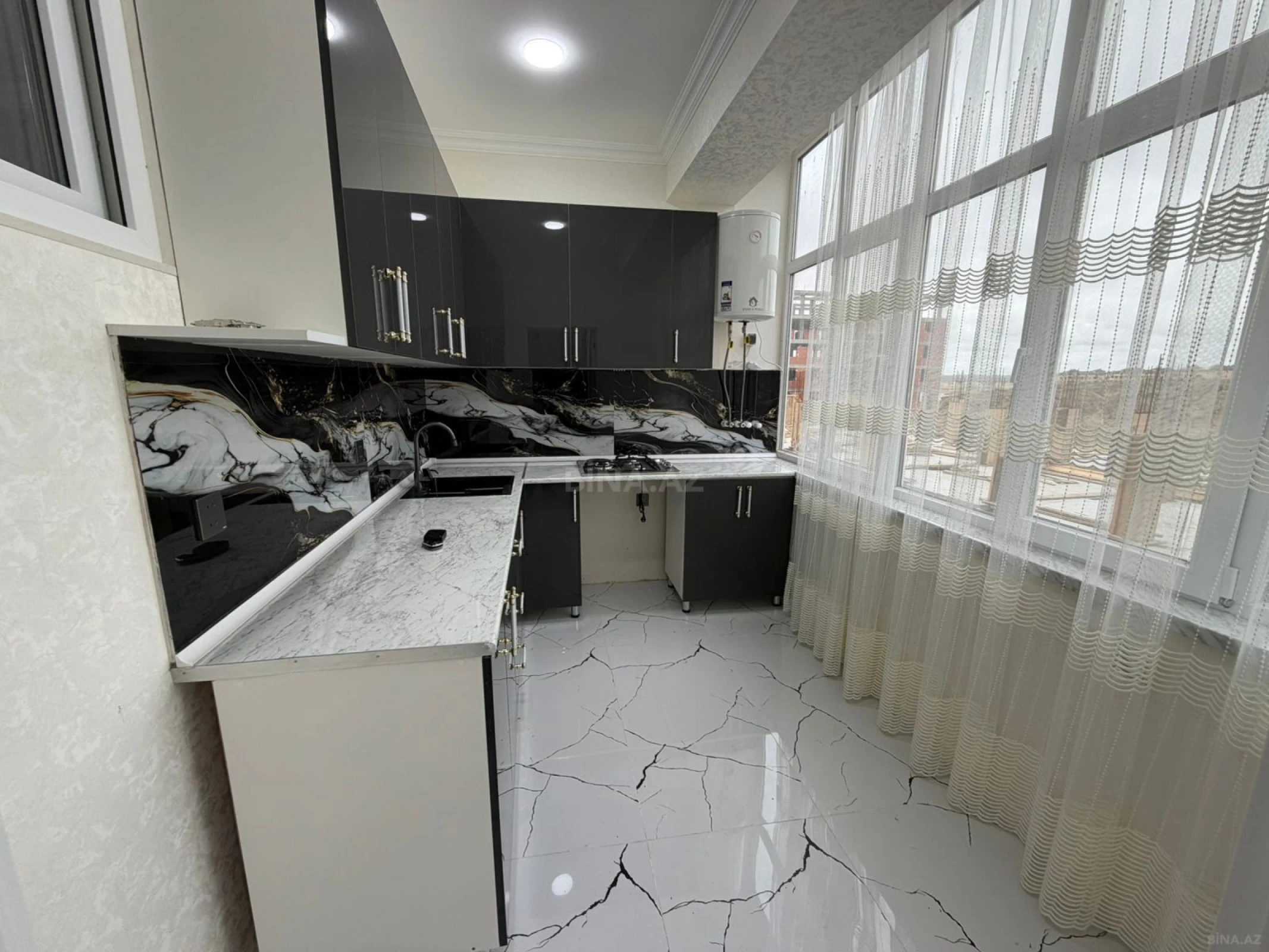Satılır 2 otaqlı mənzil 44 m²