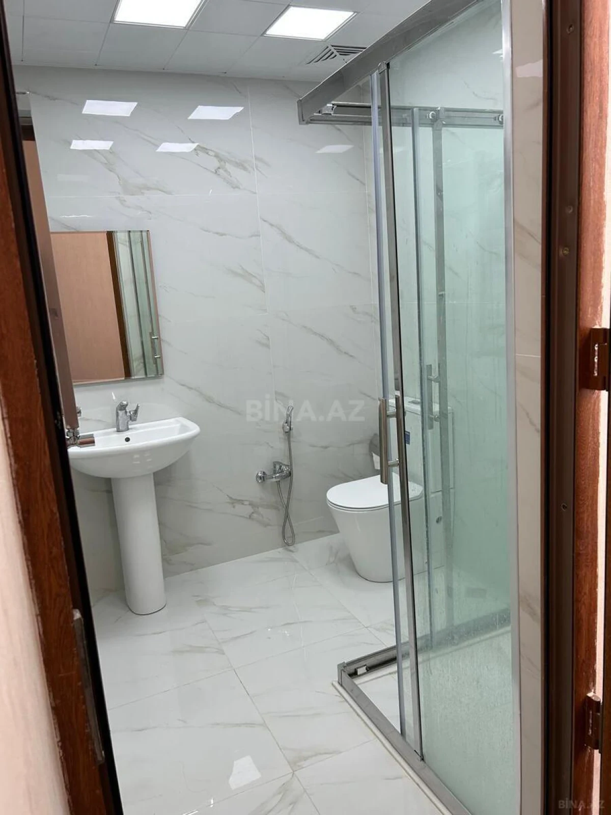 Kirayə verilir 2 otaqlı mənzil 60 m²