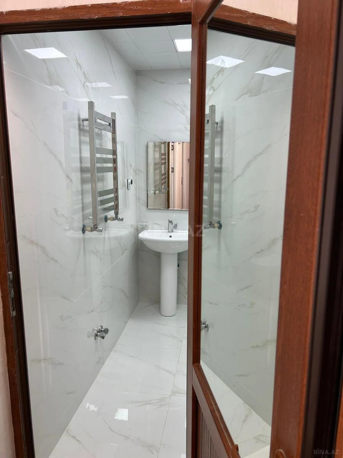 Kirayə verilir 2 otaqlı mənzil 60 m²