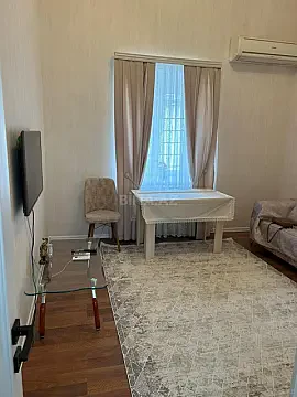 Kirayə verilir 2 otaqlı mənzil 60 m²