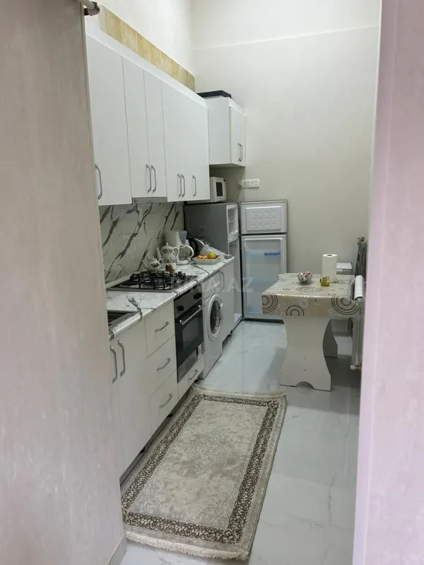 Kirayə verilir 2 otaqlı mənzil 60 m²
