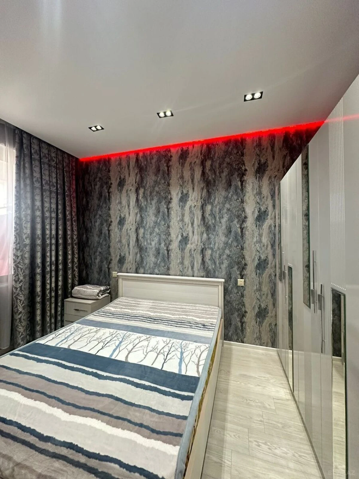 Satılır 2 otaqlı mənzil 55.8 m²
