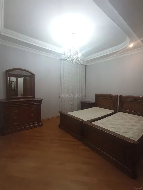 Kirayə verilir 4 otaqlı mənzil 175 m²
