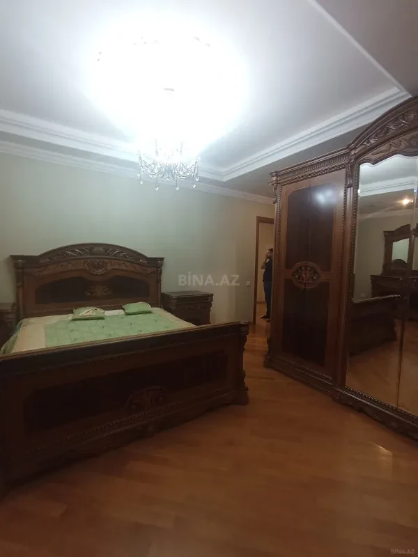 Kirayə verilir 4 otaqlı mənzil 175 m²