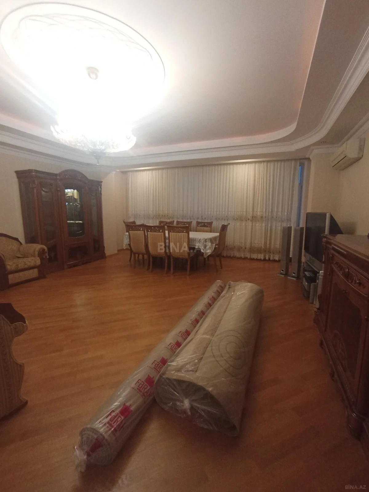 Kirayə verilir 4 otaqlı mənzil 175 m²
