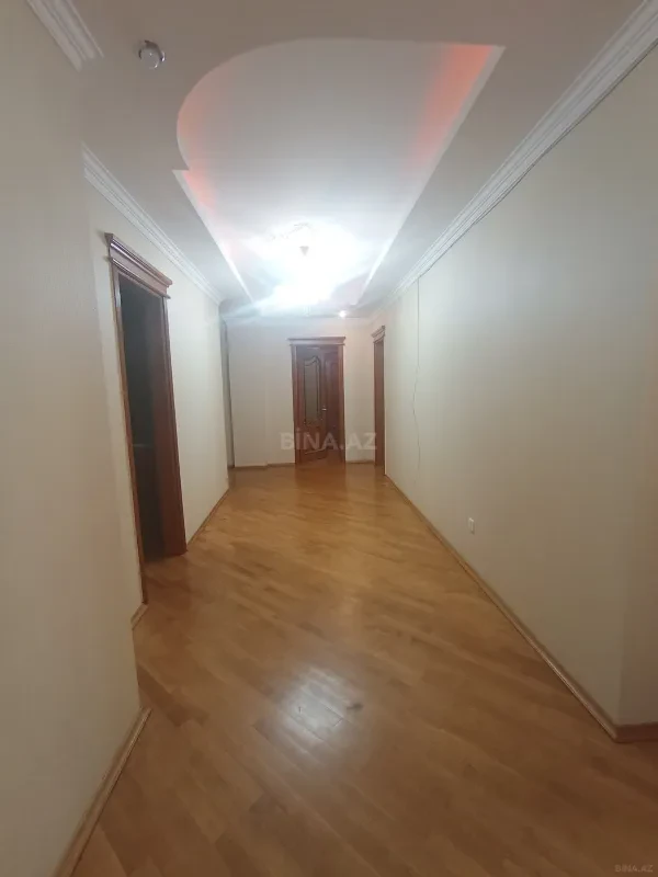 Kirayə verilir 4 otaqlı mənzil 175 m²