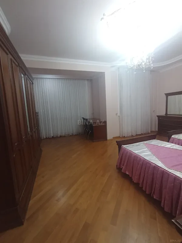 Kirayə verilir 4 otaqlı mənzil 175 m²