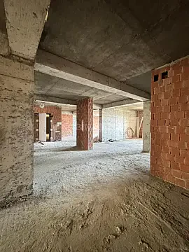 Satılır 4 otaqlı mənzil 215 m²