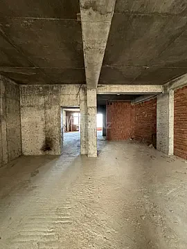 Satılır 4 otaqlı mənzil 215 m²