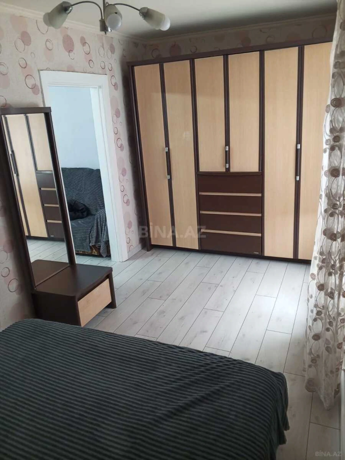 Kirayə verilir 2 otaqlı mənzil 70 m²