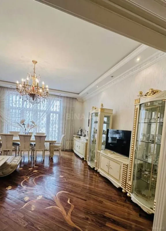 Satılır 3 otaqlı mənzil 128 m²