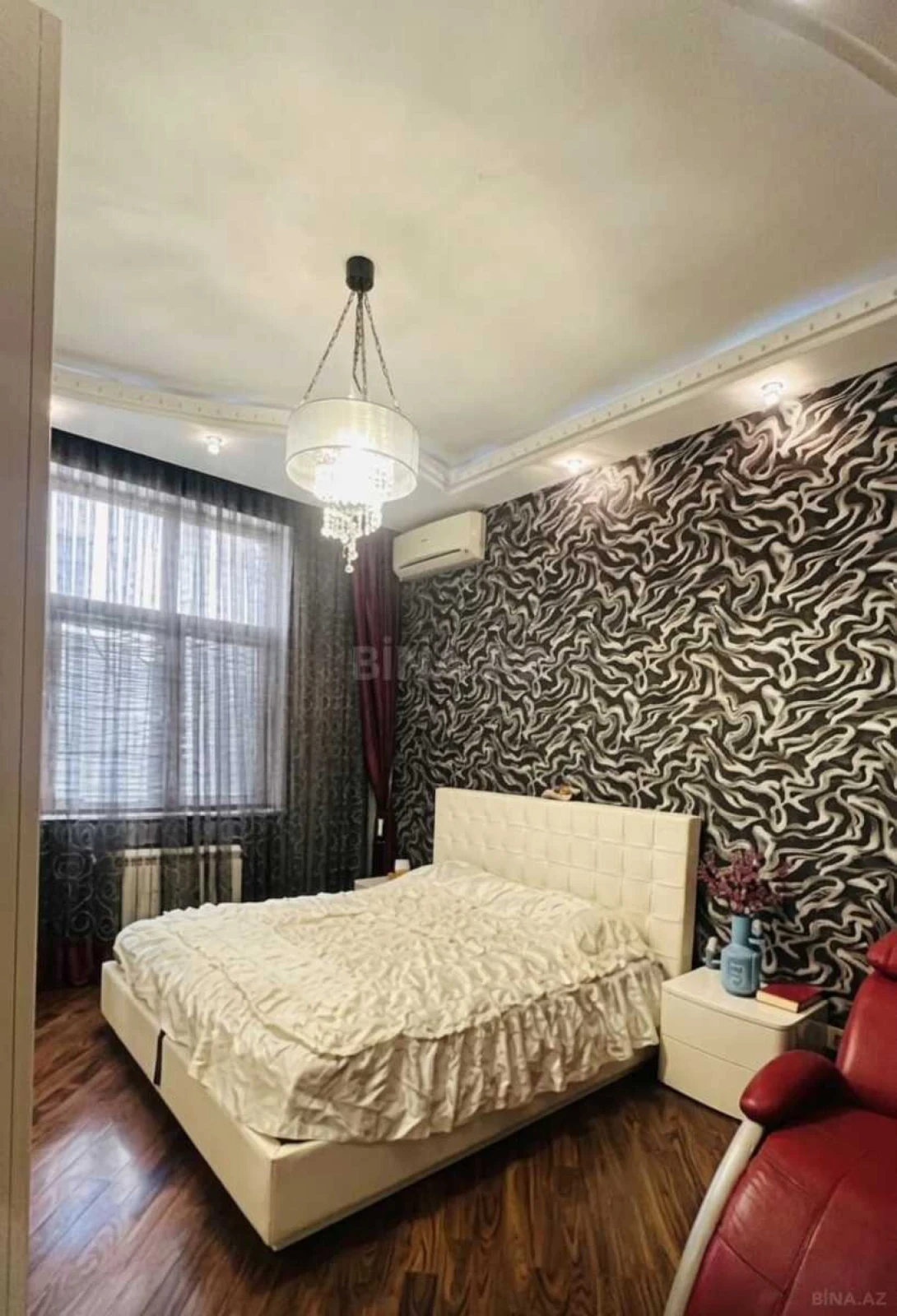 Satılır 3 otaqlı mənzil 128 m²