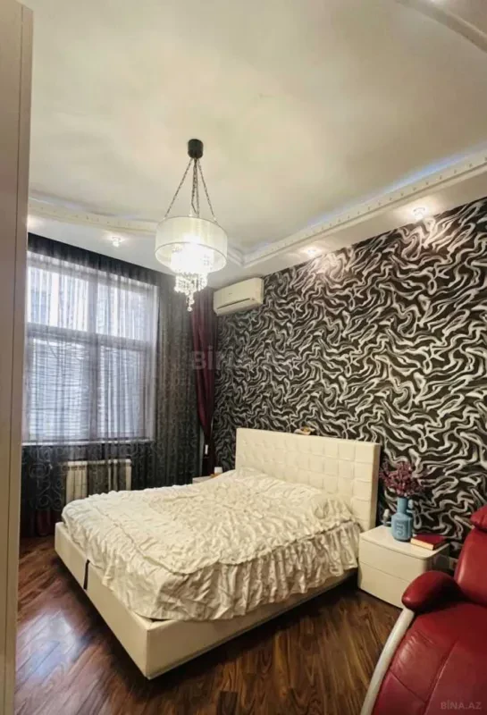Satılır 3 otaqlı mənzil 128 m²