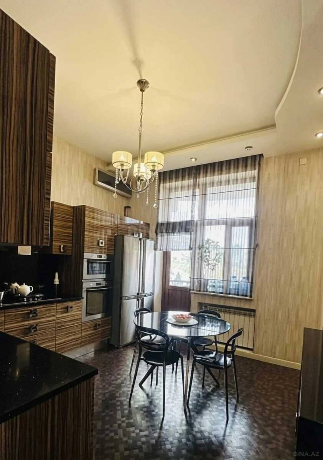 Satılır 3 otaqlı mənzil 128 m²