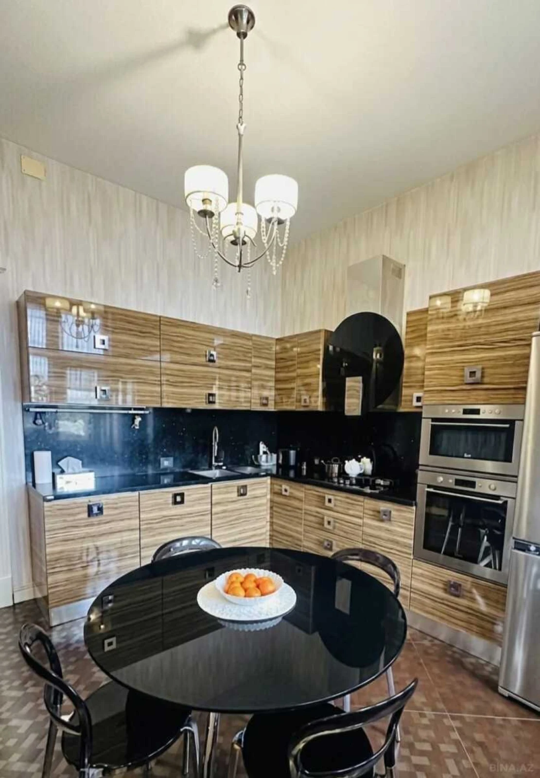 Satılır 3 otaqlı mənzil 128 m²