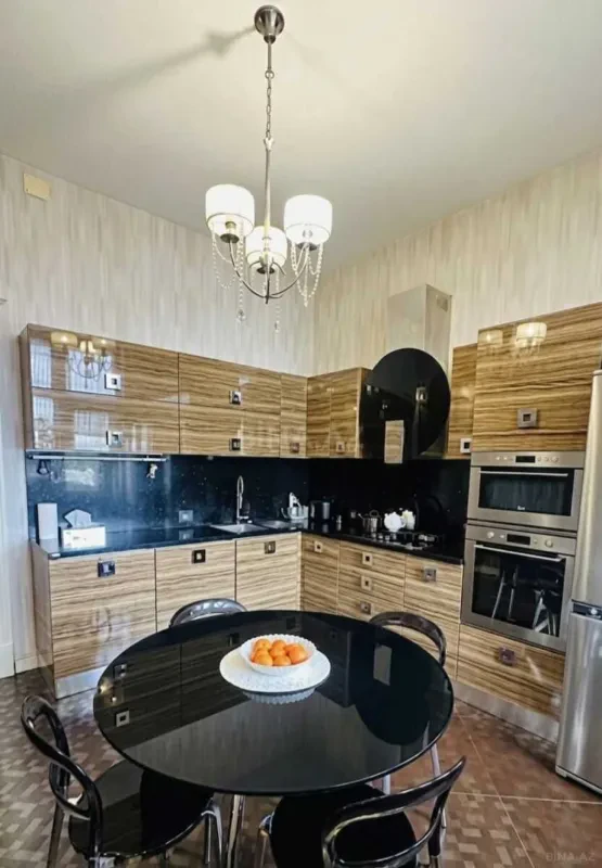 Satılır 3 otaqlı mənzil 128 m²