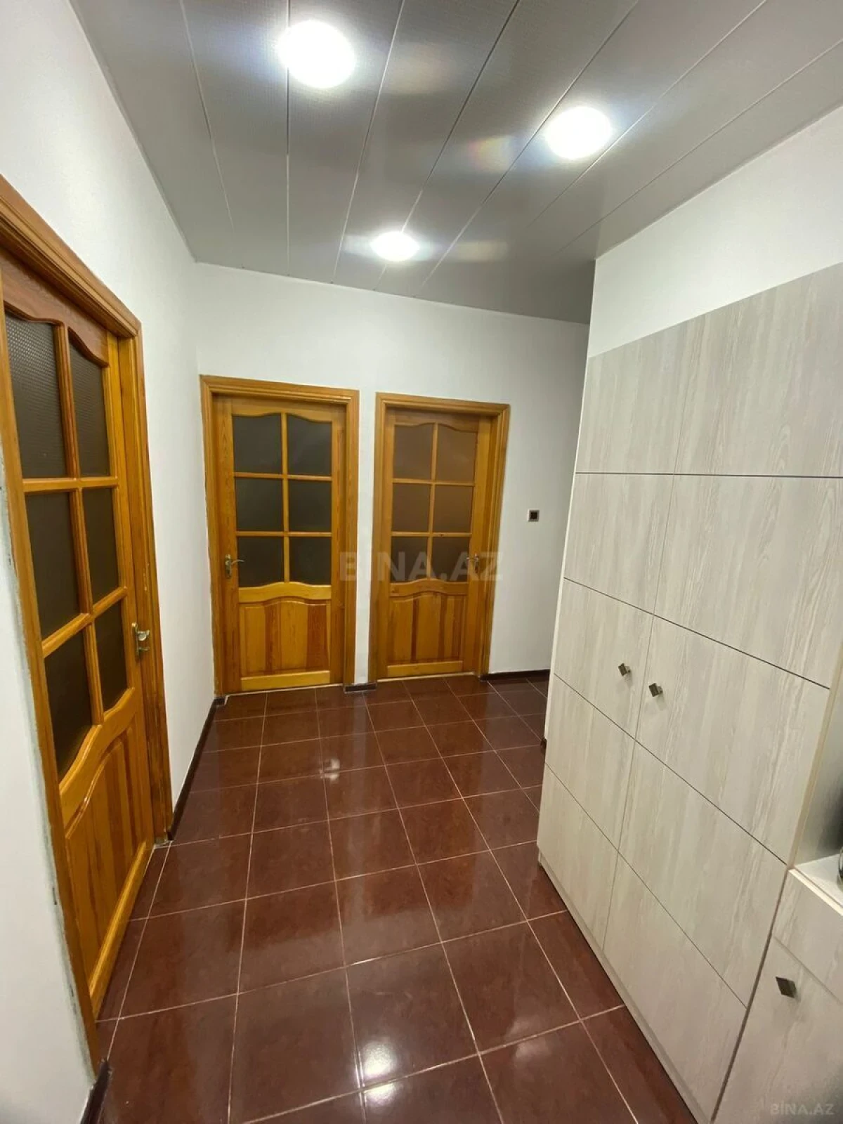 Kirayə verilir 4 otaqlı mənzil 105 m²