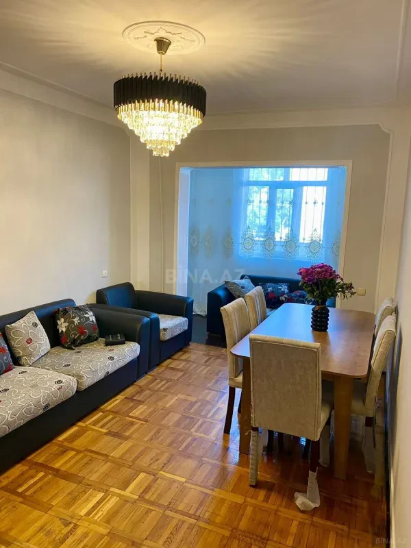 Kirayə verilir 4 otaqlı mənzil 105 m²