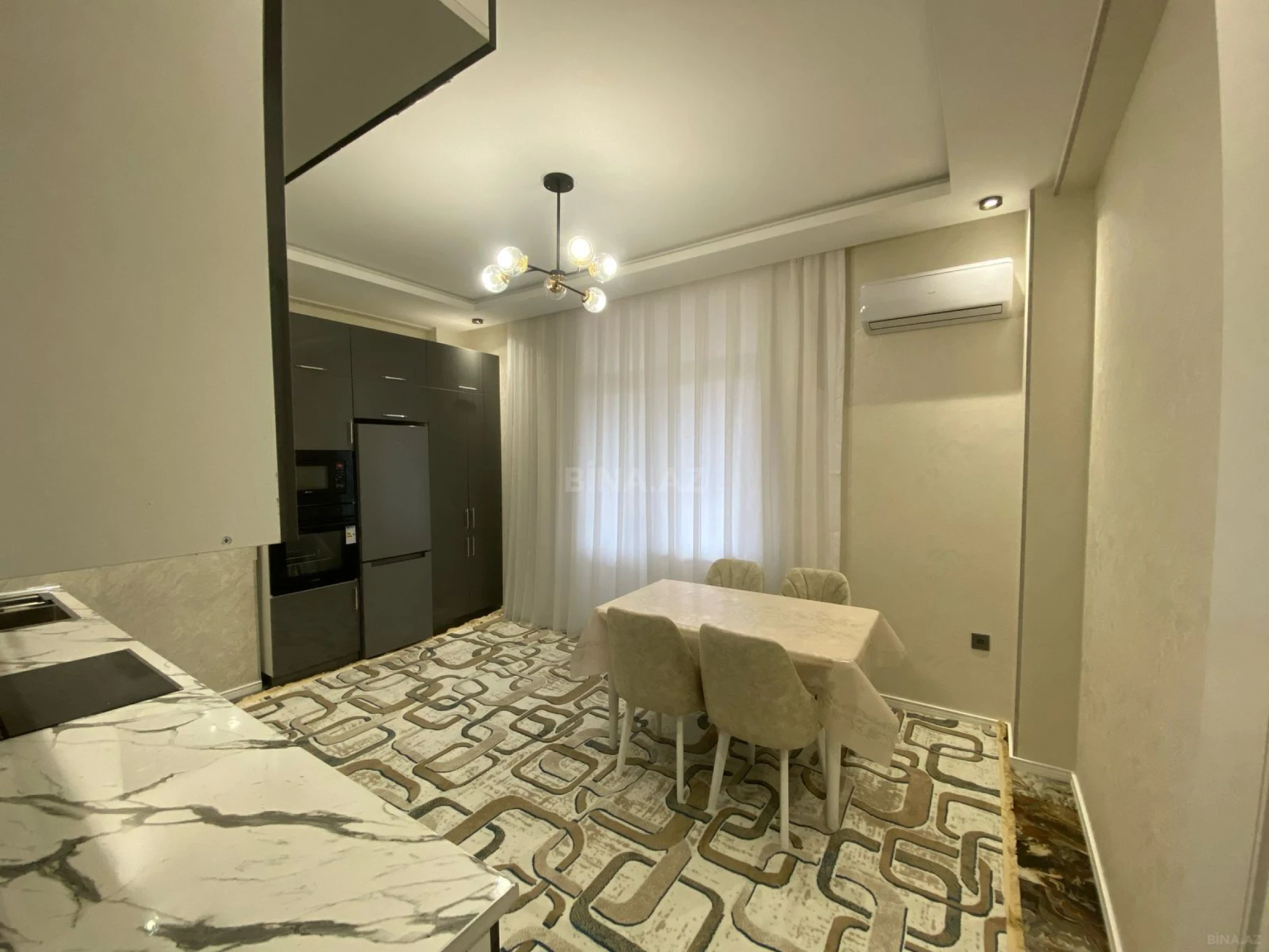Kirayə verilir 3 otaqlı mənzil 140 m²