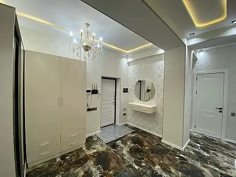 Kirayə verilir 3 otaqlı mənzil 140 m²
