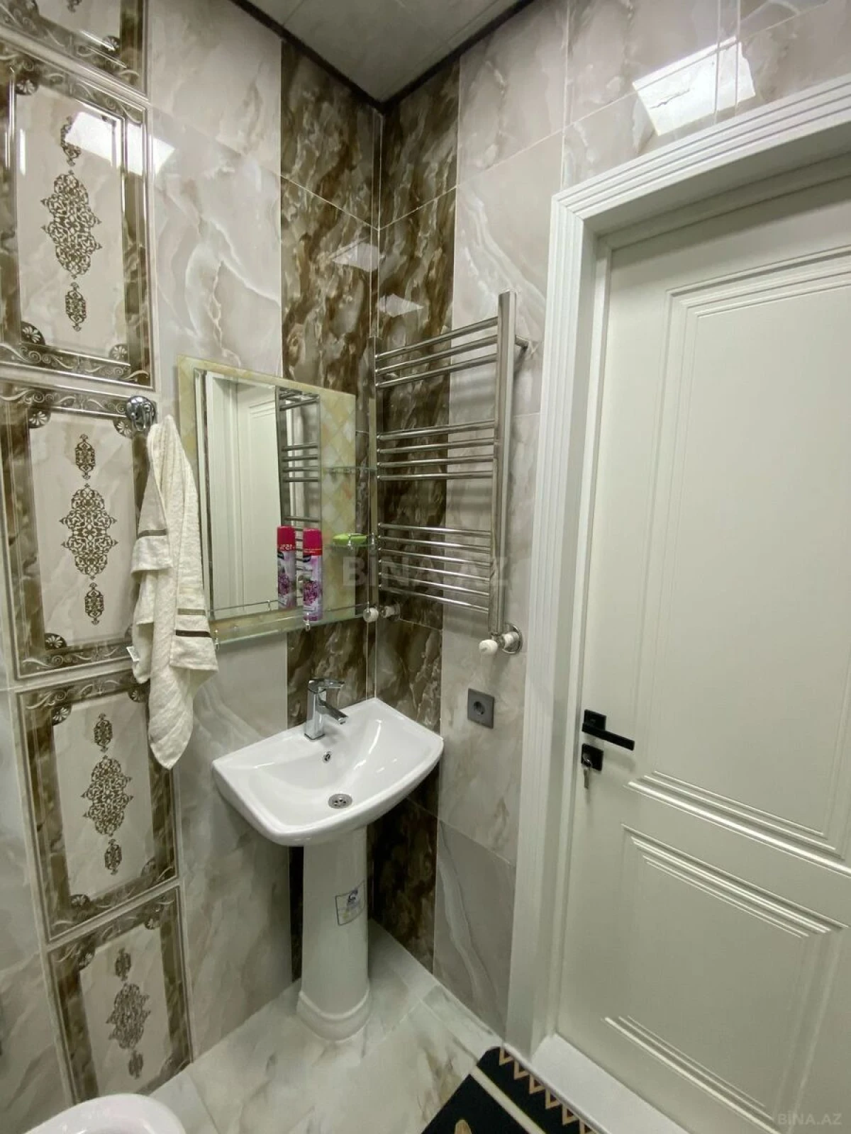 Kirayə verilir 3 otaqlı mənzil 140 m²