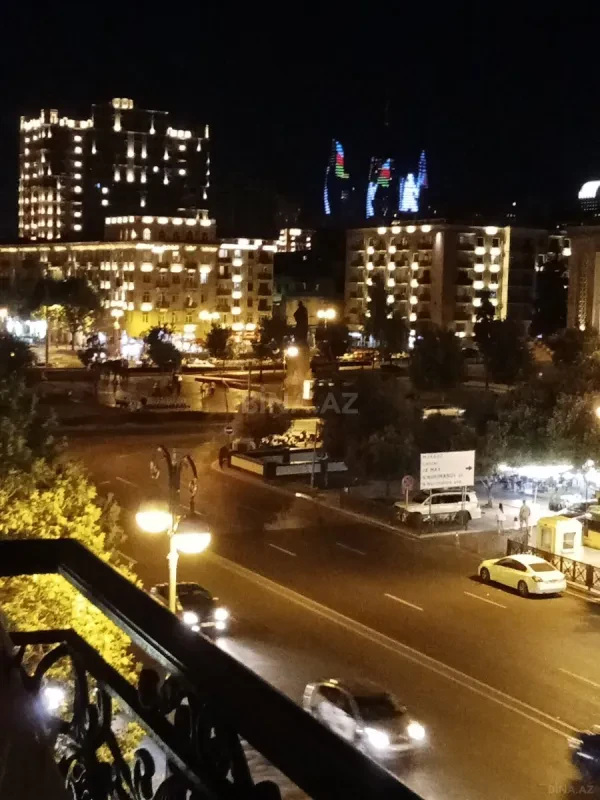 Kirayə verilir 2 otaqlı mənzil 68 m²