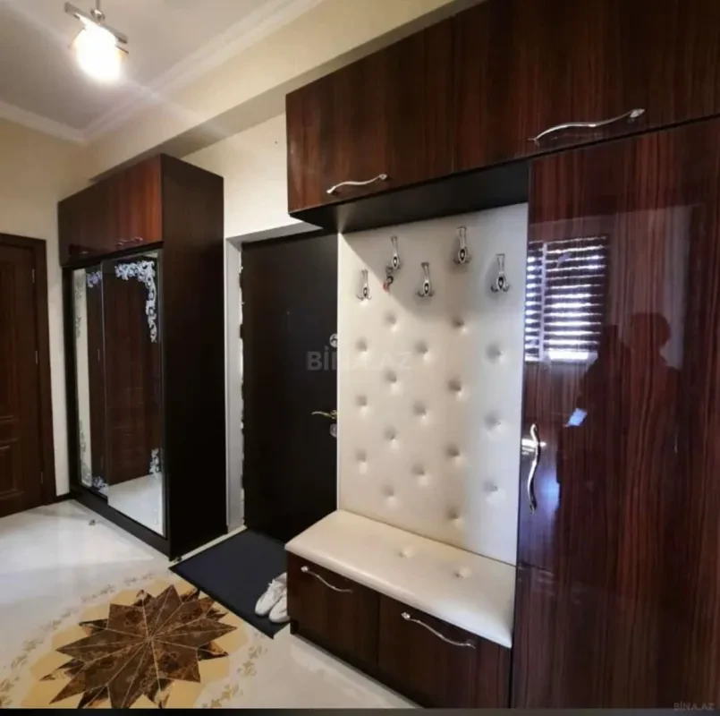 Satılır 2 otaqlı mənzil 68 m²