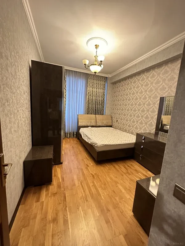 Satılır 2 otaqlı mənzil 68 m²