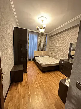 Satılır 2 otaqlı mənzil 68 m²