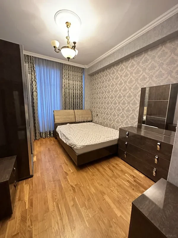 Satılır 2 otaqlı mənzil 68 m²
