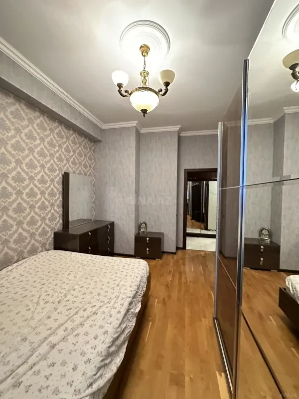 Satılır 2 otaqlı mənzil 68 m²