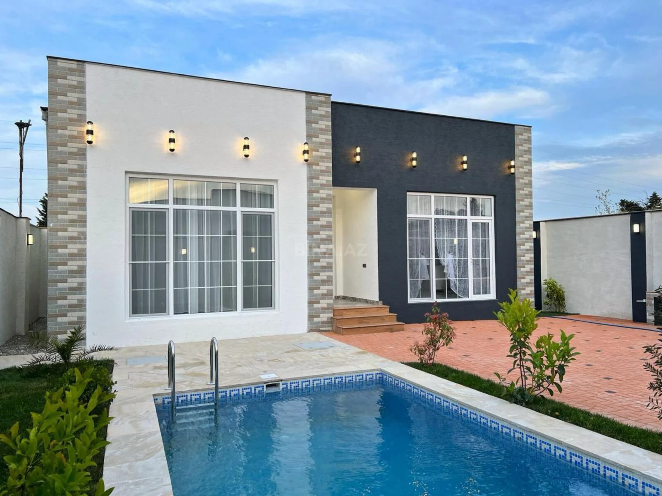 Satılır 4 otaqlı həyət evi 160 m²