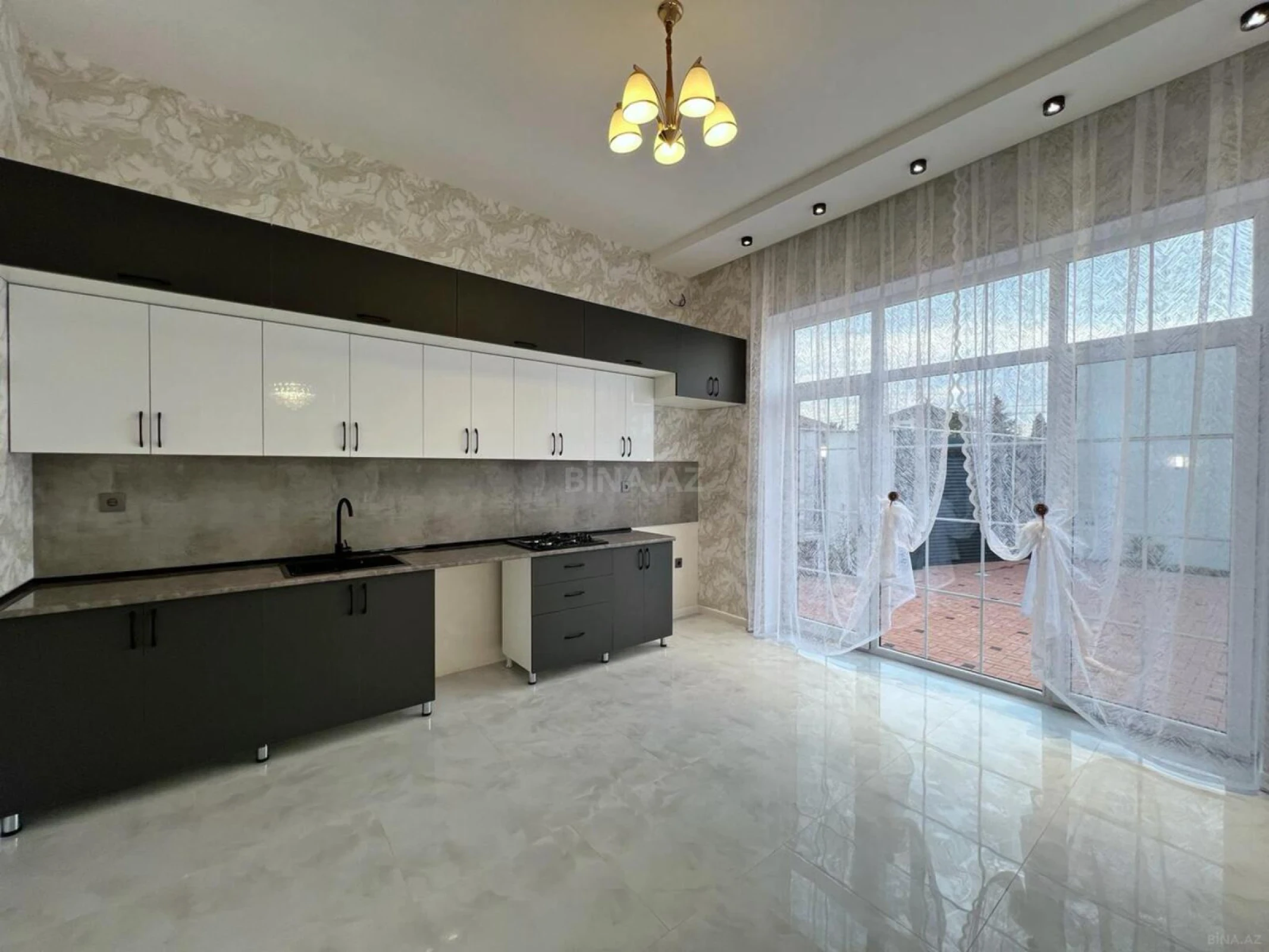 Satılır 4 otaqlı həyət evi 160 m²