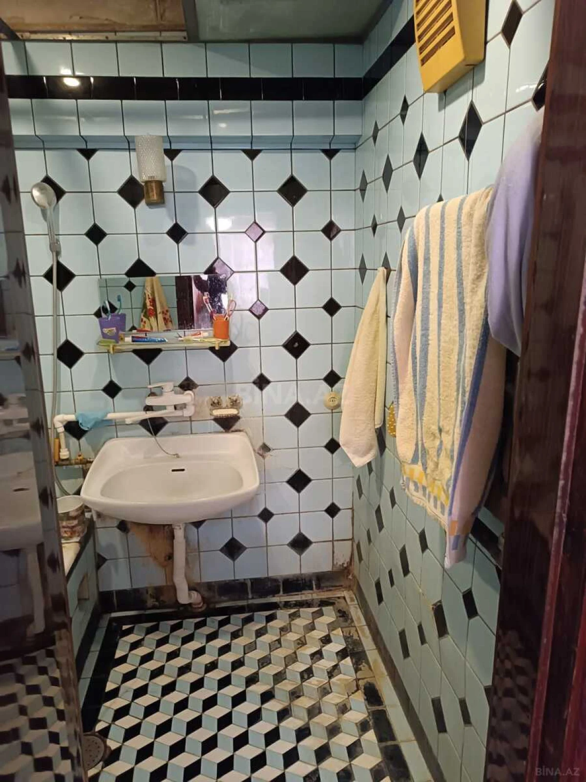Satılır 2 otaqlı mənzil 65 m²