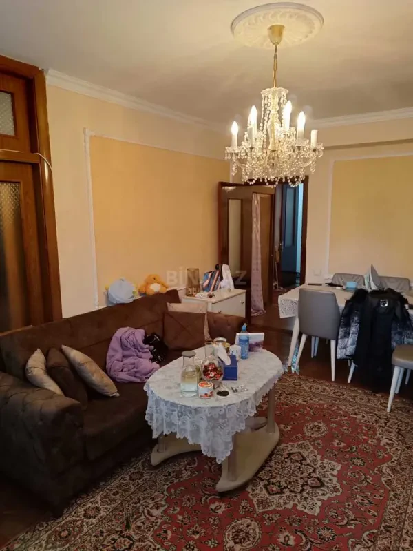 Satılır 2 otaqlı mənzil 65 m²