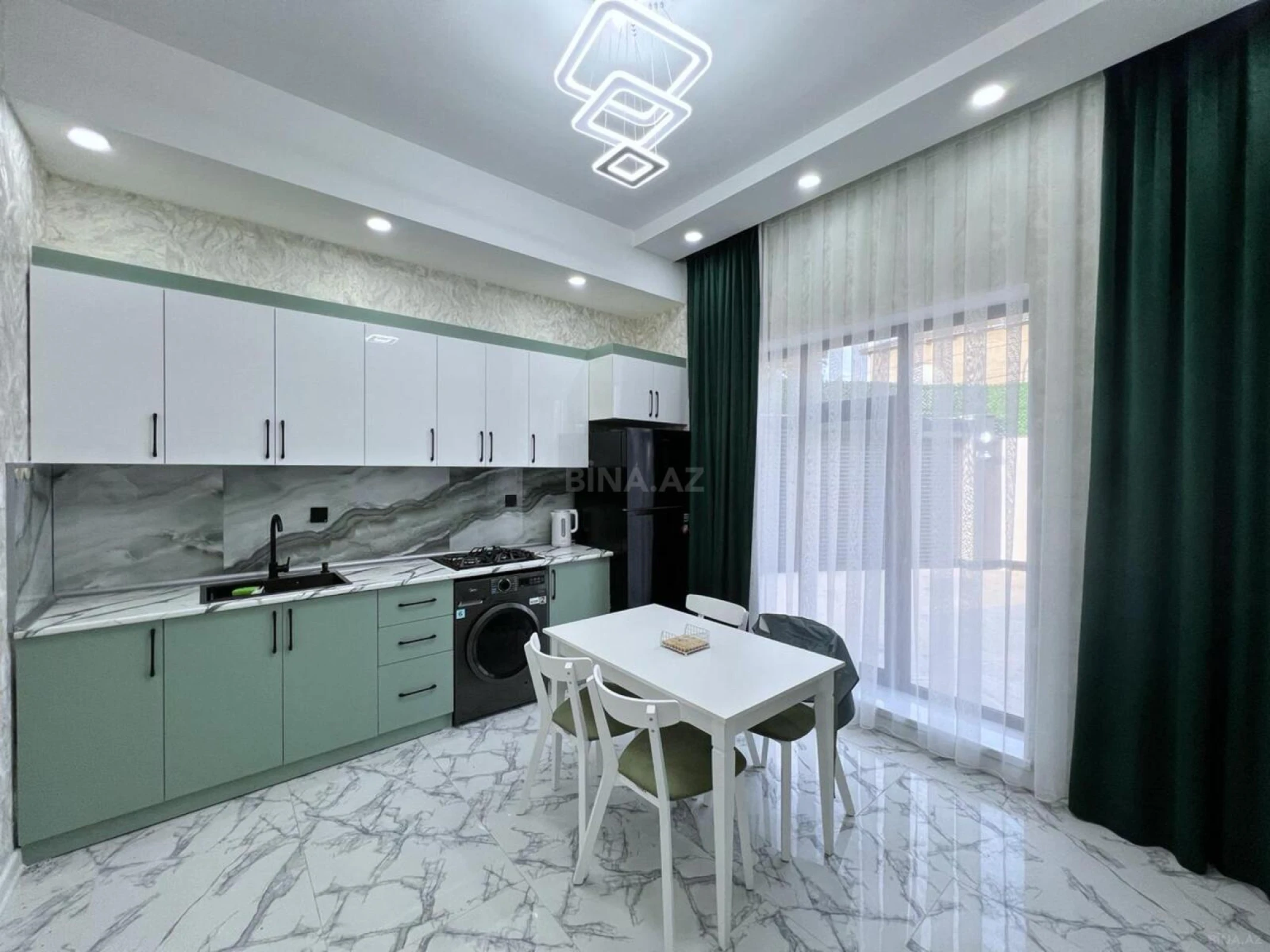Satılır 4 otaqlı həyət evi 160 m²