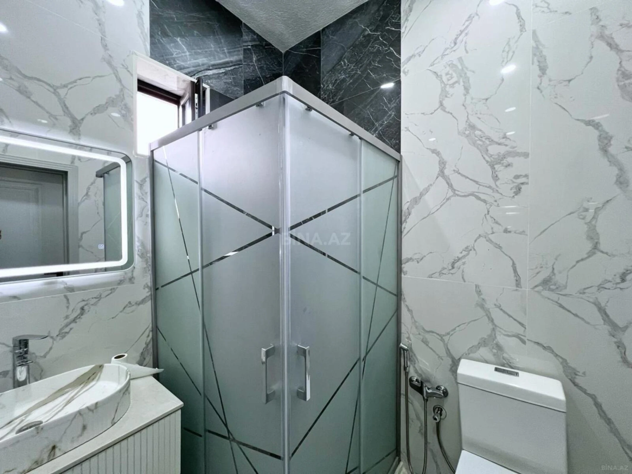 Satılır 4 otaqlı həyət evi 160 m²