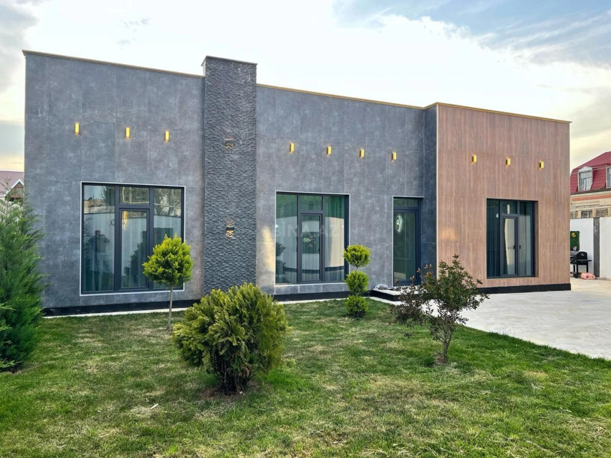 Satılır 4 otaqlı həyət evi 160 m²