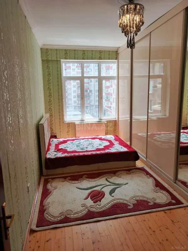 Kirayə verilir 2 otaqlı mənzil 96 m²
