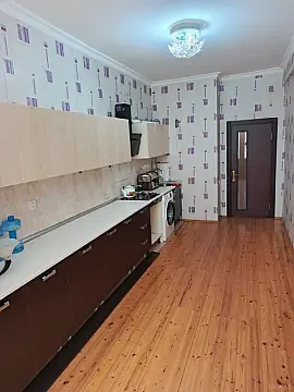 Kirayə verilir 2 otaqlı mənzil 96 m²
