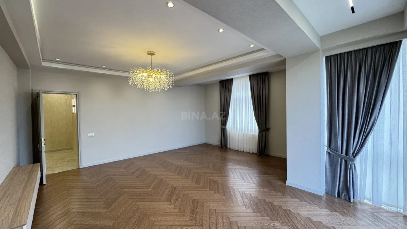 Satılır 3 otaqlı mənzil 125 m²